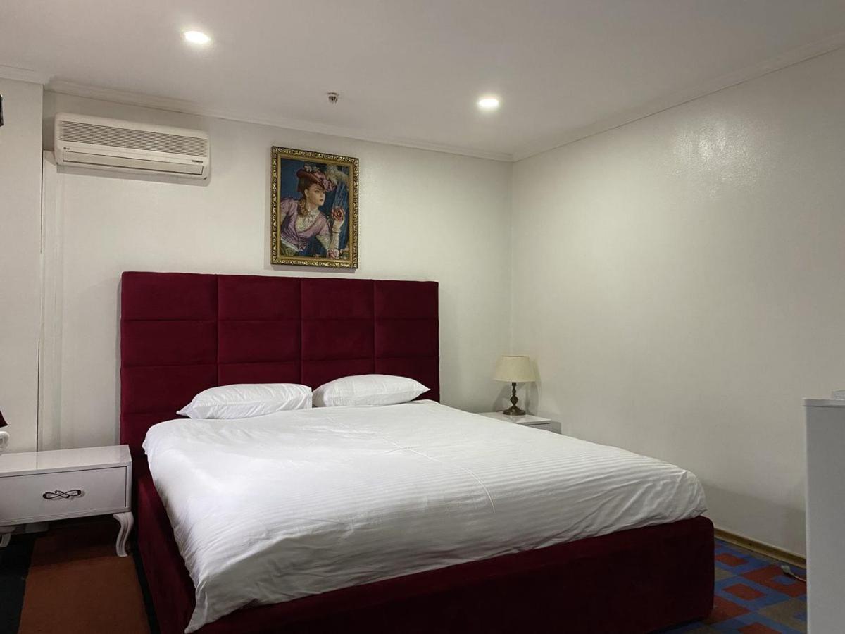 Leoton Chernivtsi Hotel Ngoại thất bức ảnh